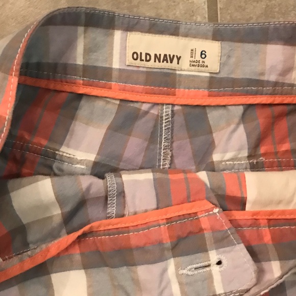 Old Navy plaid shorts - Picture 2 of 3